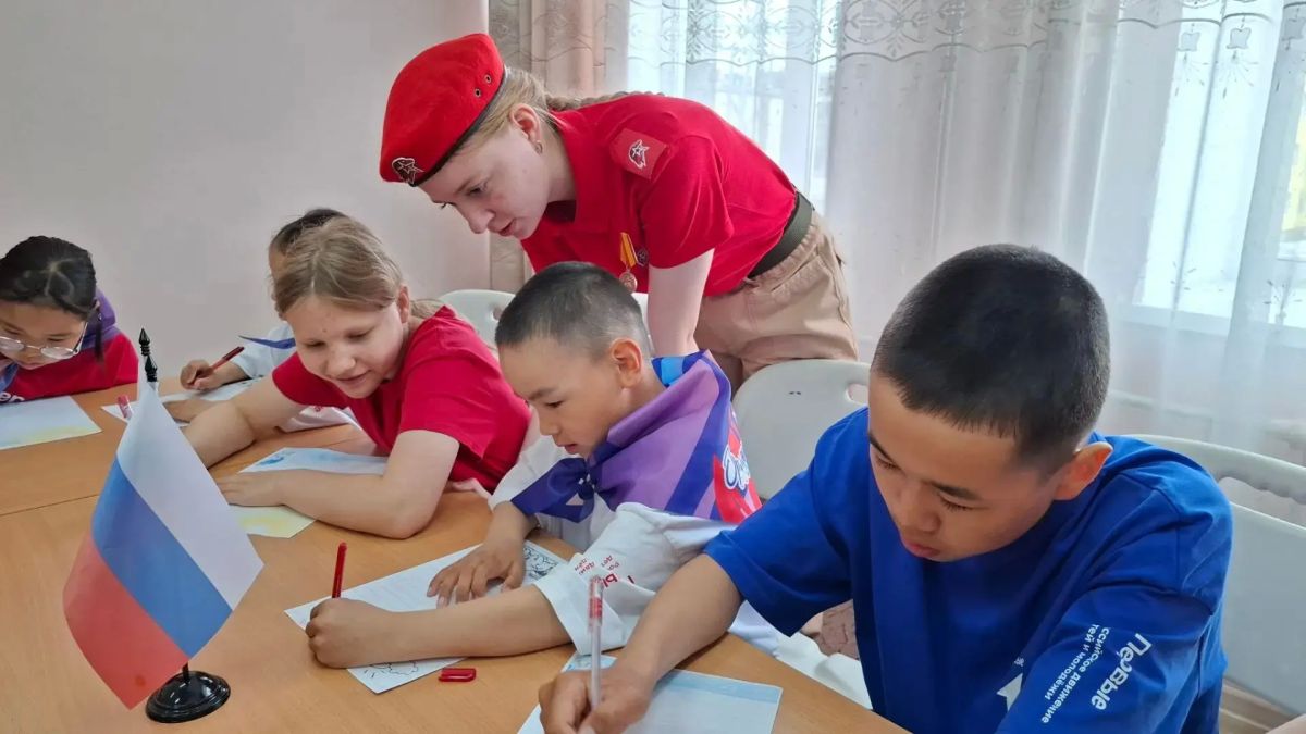 ПИСЬМО СОЛДАТУ. Сегодня, 3 июля, воспитанники детского оздоровительного лагеря «Смена Первых и Орлят: первооткрыватели лета», юнармейцы приняли участие в патриотической акции «Письмо солдату» ПИСЬМО СОЛДАТУ. Сегодня, 3 июля, воспитанники детского оздоровительного лагеря «Смена Первых и Орлят: первооткрыватели лета», юнармейцы приняли участие в патриотической акции «Письмо солдату»