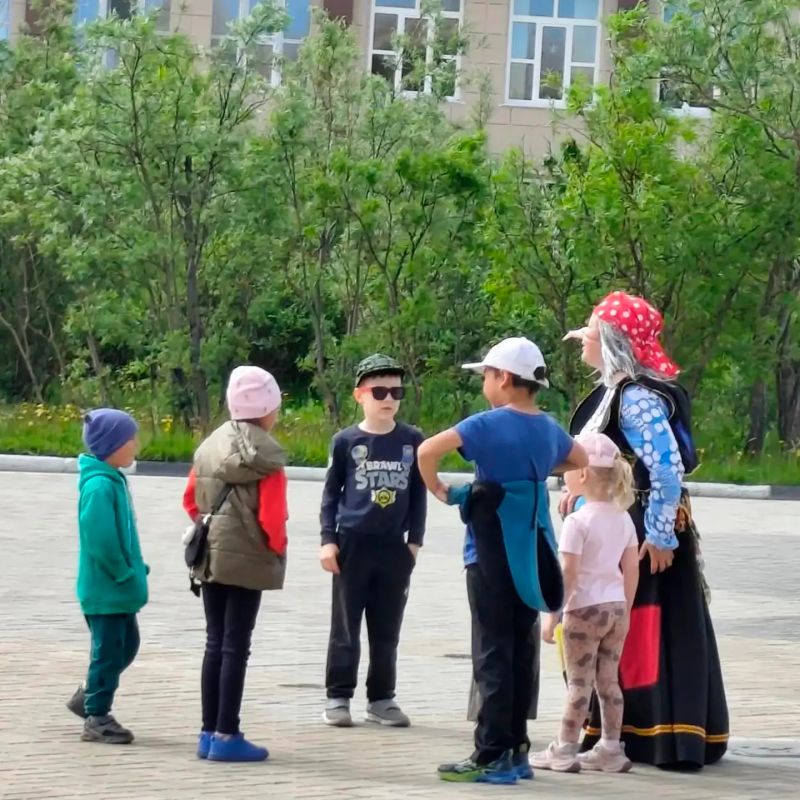Друзья, сегодня мы с коллегами из Департамента социальной политики и подведомственных учреждений стали частью праздничной акции «Социальный мобиль» Друзья, сегодня мы с коллегами из Департамента социальной политики и подведомственных учреждений стали частью праздничной акции «Социальный мобиль»