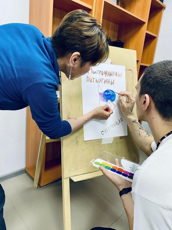 «Семейная палитра»: арт-игра, подарившая тепло и краски «Семейная палитра»: арт-игра, подарившая тепло и краски