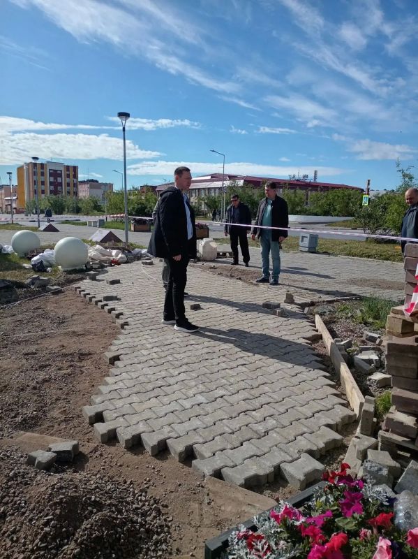 Сегодня рабочая группа под руководством главы городского округа Анадырь Сергея Спицына провела очередной выездной осмотр городских территорий Сегодня рабочая группа под руководством главы городского округа Анадырь Сергея Спицына провела очередной выездной осмотр городских территорий