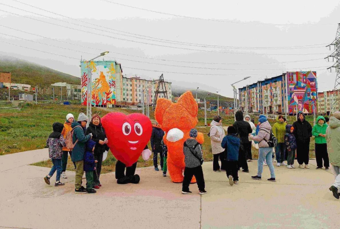 «Социальный мобиль» в Угольных Копях и Певеке: праздник семьи, любви и верности «Социальный мобиль» в Угольных Копях и Певеке: праздник семьи, любви и верности