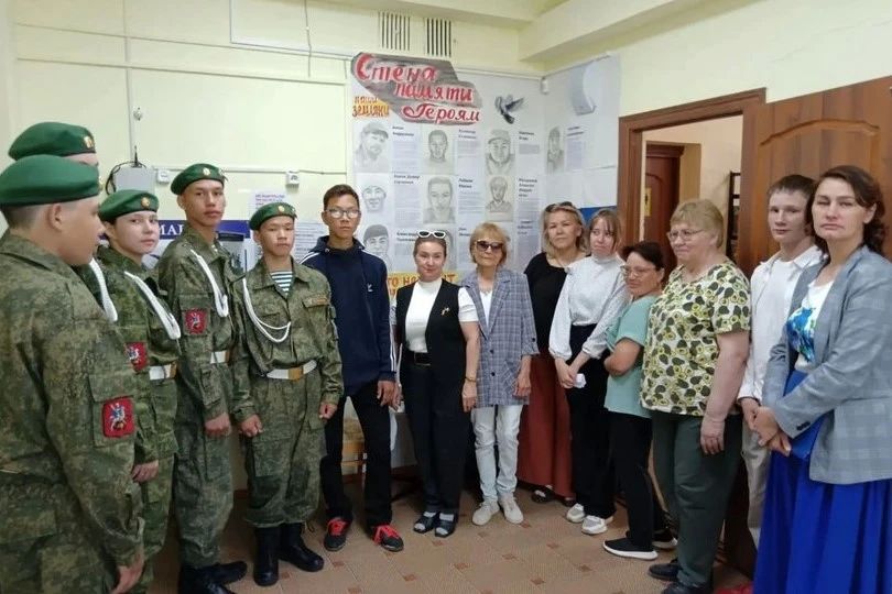 В библиотеке села Марково открыли Стену Памяти об участниках СВО, сообщает ИА "Чукотка" В библиотеке села Марково открыли Стену Памяти об участниках СВО, сообщает ИА "Чукотка"
