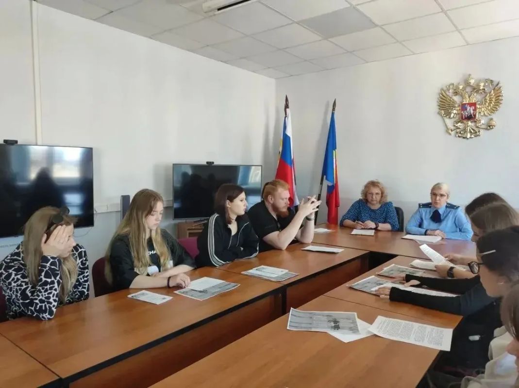 Прокуратура организовала встречу с ребятами из трудовых лагерей Певека Прокуратура организовала встречу с ребятами из трудовых лагерей Певека