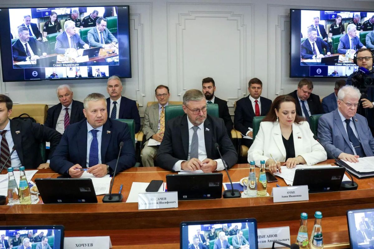Владислав Кузнецов: В Совете Федерации рассказал о нашей работе по проекту строительства перегрузочного морского транспортного терминала в порту Провидения Владислав Кузнецов: В Совете Федерации рассказал о нашей работе по проекту строительства перегрузочного морского транспортного терминала в порту Провидения