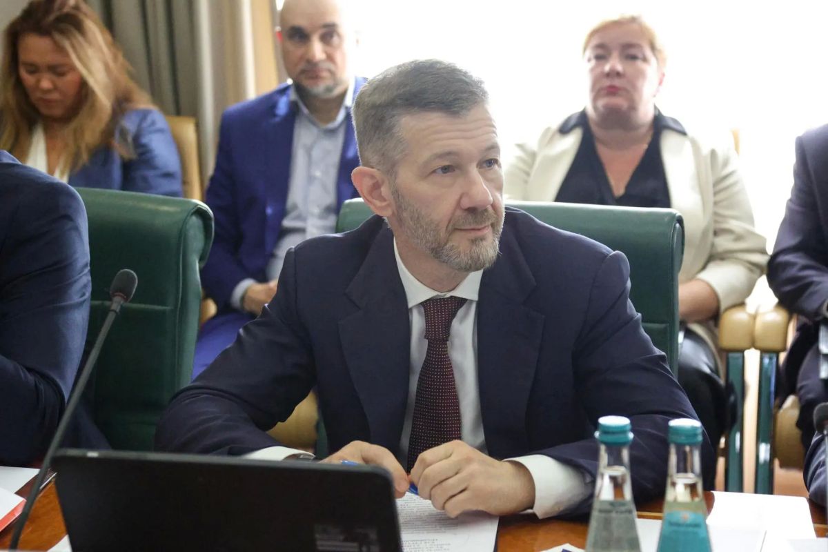 Владислав Кузнецов: В Совете Федерации рассказал о нашей работе по проекту строительства перегрузочного морского транспортного терминала в порту Провидения Владислав Кузнецов: В Совете Федерации рассказал о нашей работе по проекту строительства перегрузочного морского транспортного терминала в порту Провидения