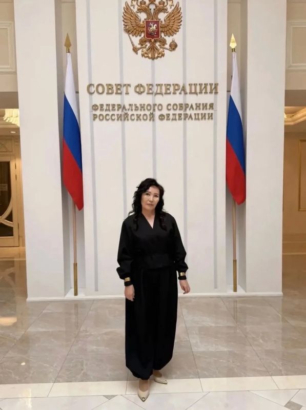 Уважаемая Татьяна Чагдуровна, примите самые искренние и теплые поздравления с Вашим днем рождения! Уважаемая Татьяна Чагдуровна, примите самые искренние и теплые поздравления с Вашим днем рождения!