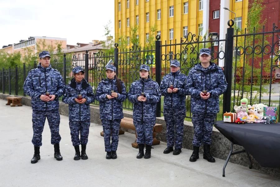 В Анадыре росгвардейцы приняли участие в траурных мероприятиях в День памяти детей — жертв войны в Донбассе В Анадыре росгвардейцы приняли участие в траурных мероприятиях в День памяти детей — жертв войны в Донбассе