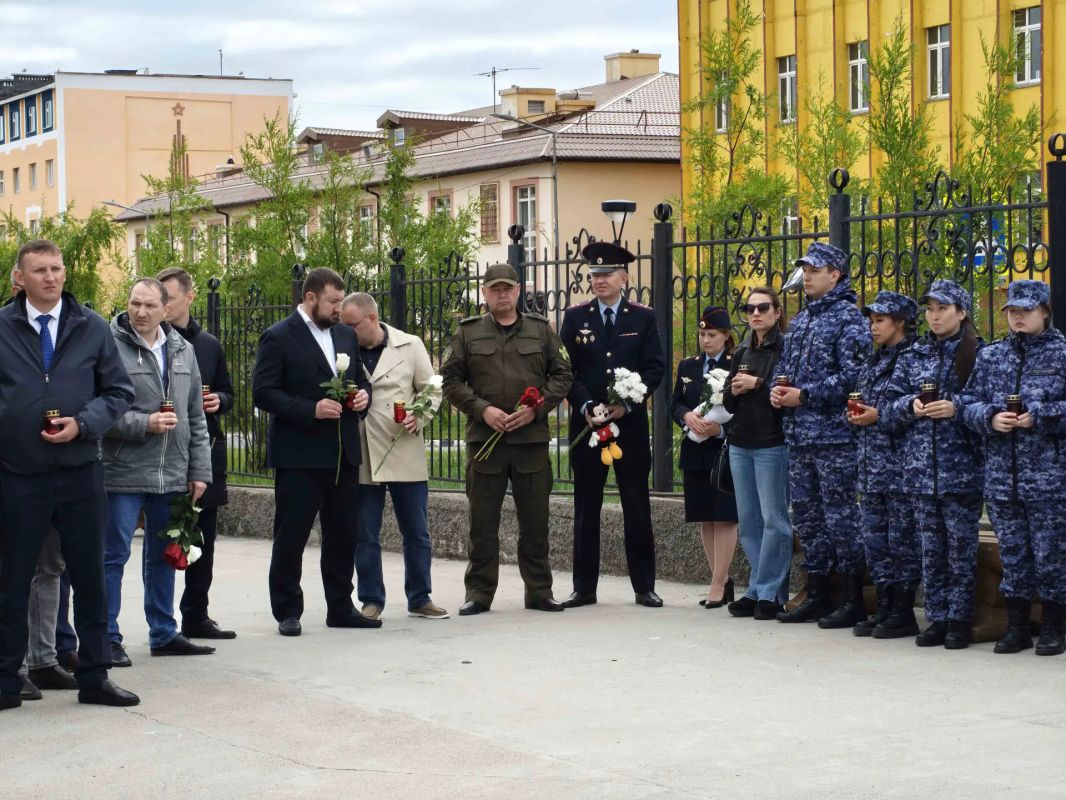 Руководство окружного управления МВД почтило память детей, погибших в результате военной агрессии Руководство окружного управления МВД почтило память детей, погибших в результате военной агрессии