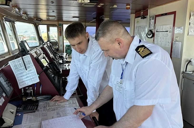 Первый в навигацию-2026 субсидируемый рейс вышел из Архангельска в Певек, сообщает ИА "Чукотка" Первый в навигацию-2026 субсидируемый рейс вышел из Архангельска в Певек, сообщает ИА "Чукотка"