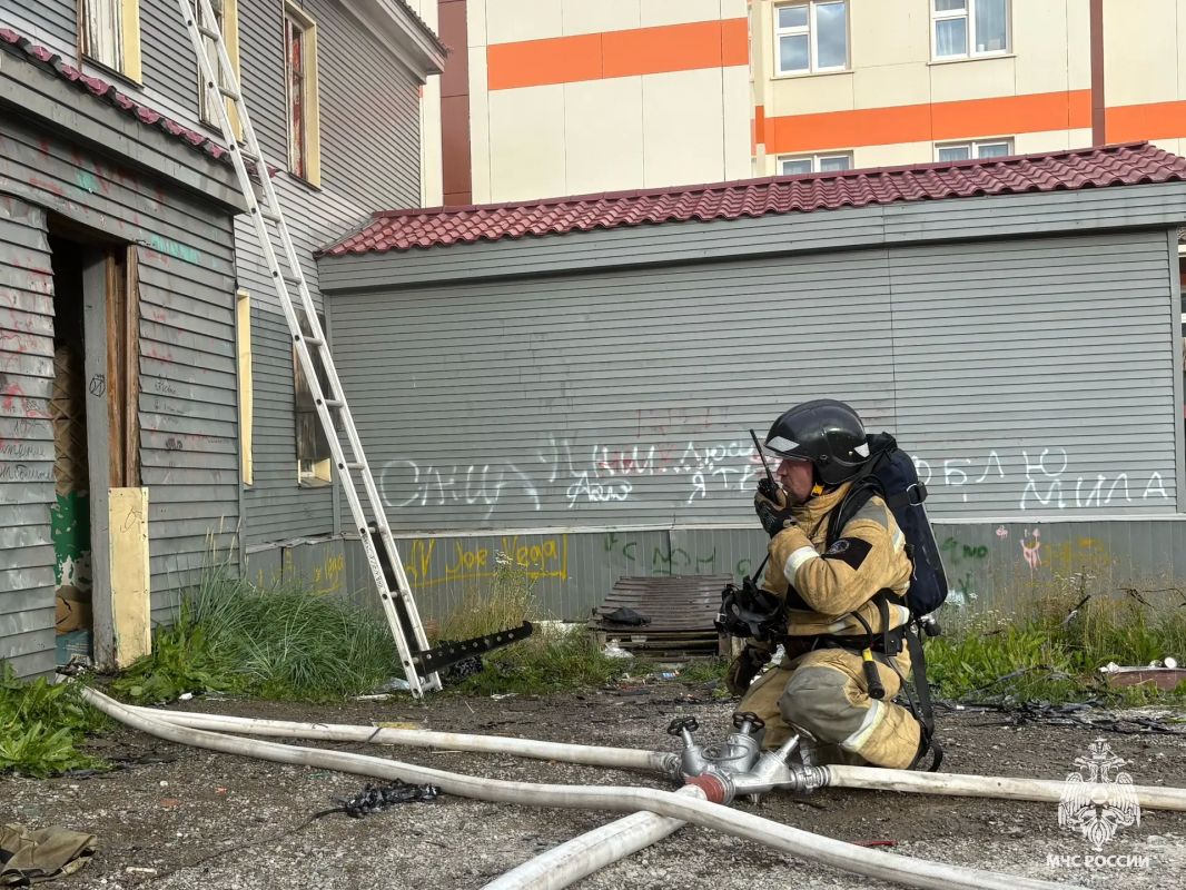 В Анадыре ликвидирован пожар в нежилом доме В Анадыре ликвидирован пожар в нежилом доме