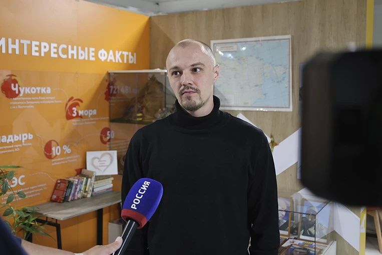 Три новых артиста пополнили труппу драмтеатра, сообщает ИА "Чукотка" Три новых артиста пополнили труппу драмтеатра, сообщает ИА "Чукотка"