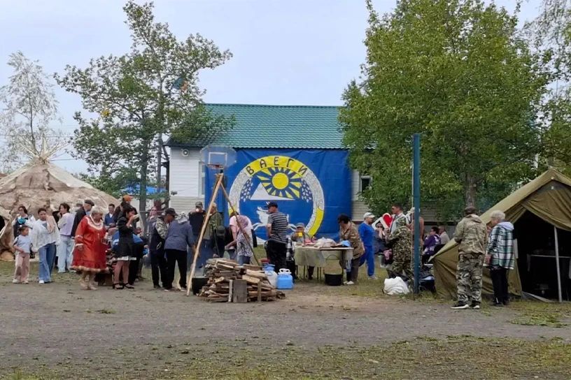 Юбилеи двух сёл с размахом отметили в Анадырском округе, сообщает ИА "Чукотка" Юбилеи двух сёл с размахом отметили в Анадырском округе, сообщает ИА "Чукотка"