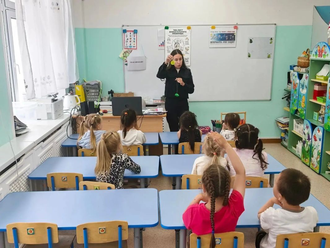 «Триколор и безопасность: как в детском саду „Парус“ учили малышей быть заметными на дороге» «Триколор и безопасность: как в детском саду „Парус“ учили малышей быть заметными на дороге»