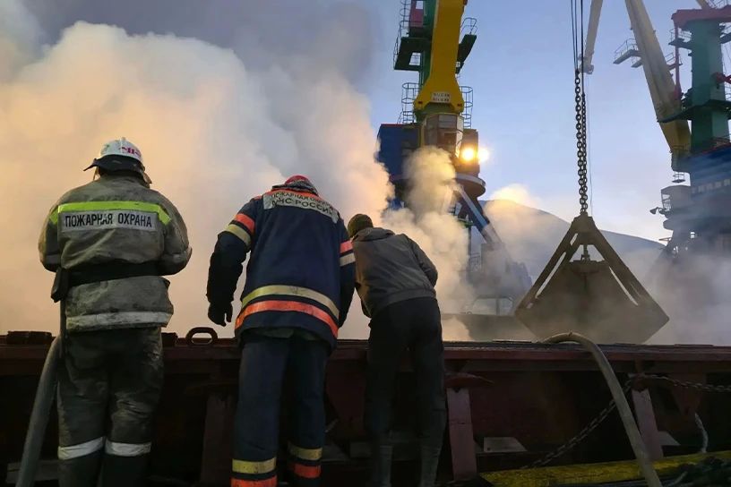 Провиденские огнеборцы предотвратили пожар на теплоходе "Капитан Якубович", сообщает ИА "Чукотка" Провиденские огнеборцы предотвратили пожар на теплоходе "Капитан Якубович", сообщает ИА "Чукотка"