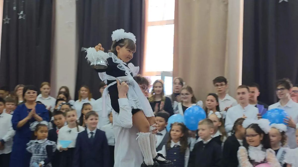 В школах округа 1 сентября учебный год начали почти семь тысяч учеников, сообщает ИА "Чукотка" В школах округа 1 сентября учебный год начали почти семь тысяч учеников, сообщает ИА "Чукотка"