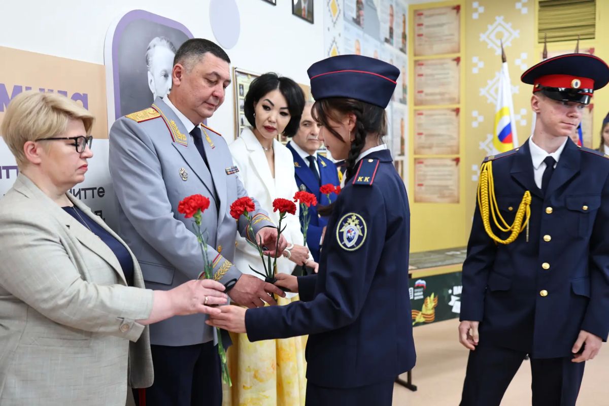 На Чукотке в профильном кадетском классе Следственного комитета России открыли «Парту Героя» в память об участнике СВО На Чукотке в профильном кадетском классе Следственного комитета России открыли «Парту Героя» в память об участнике СВО