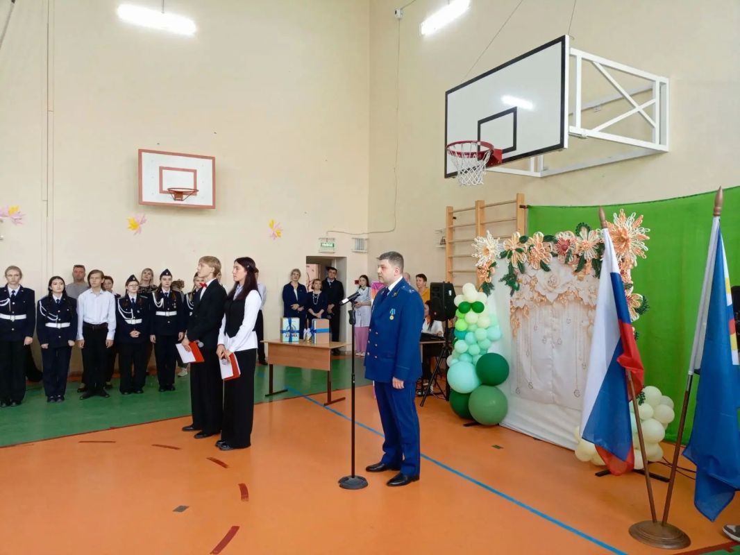 В СОШ №1 г. Анадыря прозвенел первый звонок! В СОШ №1 г. Анадыря прозвенел первый звонок!