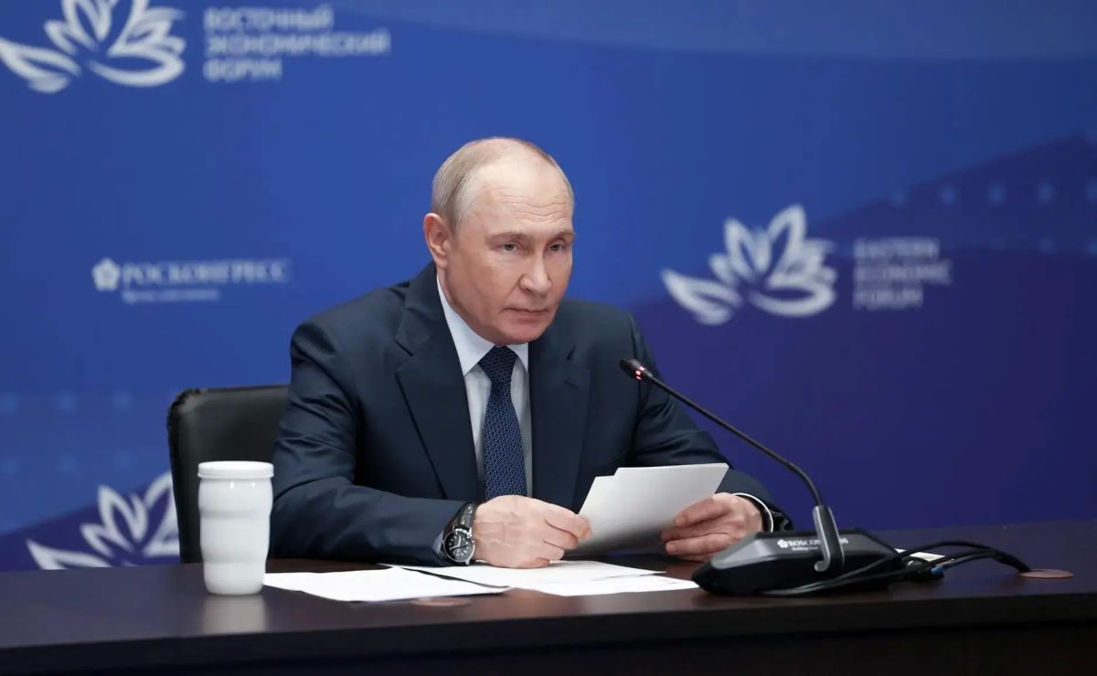 Владимир Путин обсудил модель развития Дальнего Востока Владимир Путин обсудил модель развития Дальнего Востока