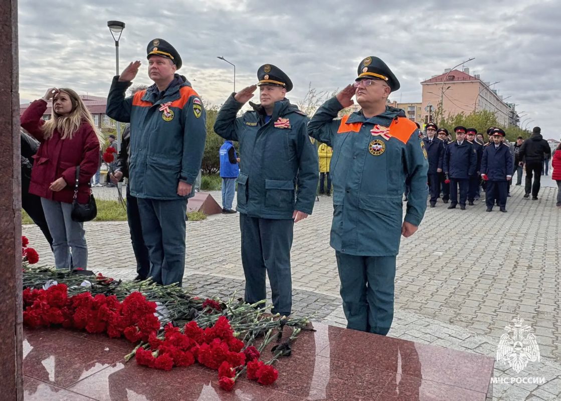 Сотрудники МЧС России приняли участие в торжественной акции «Это наша Победа!» Сотрудники МЧС России приняли участие в торжественной акции «Это наша Победа!»