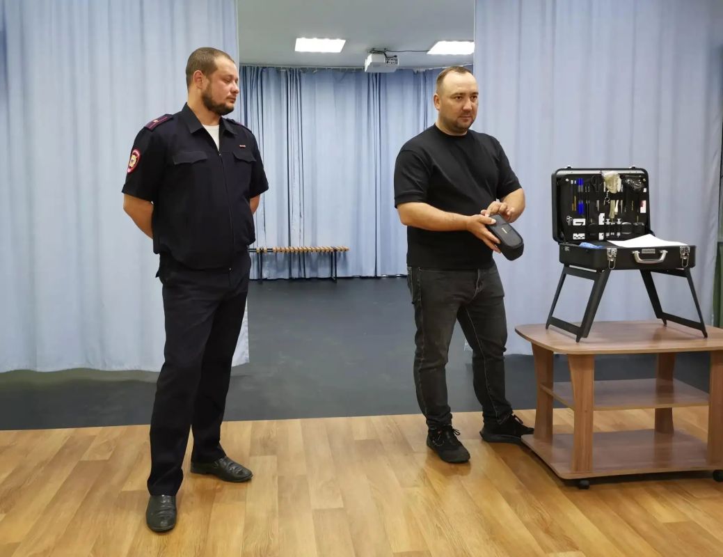 В Эгвекиноте полицейские провели профориентационную работу со студентами Чукотского полярного техникума В Эгвекиноте полицейские провели профориентационную работу со студентами Чукотского полярного техникума