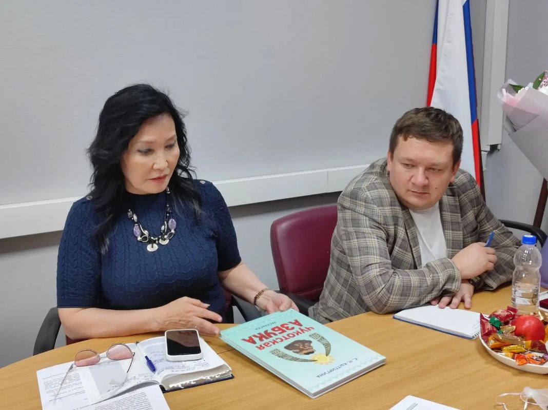«Чукотская азбука» получит видео-продолжение: итоги встречи Арюны Байковой с автором первого уникального здания «Чукотская азбука» получит видео-продолжение: итоги встречи Арюны Байковой с автором первого уникального здания