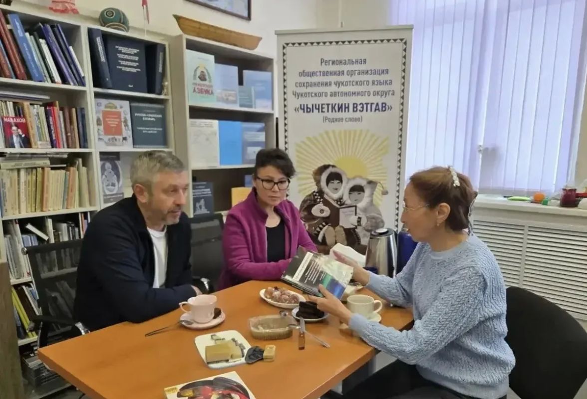 Встретил в тренажёрном зале своего товарища – главу здравоохранения Чукотки Павла Александровича Фадеева Встретил в тренажёрном зале своего товарища – главу здравоохранения Чукотки Павла Александровича Фадеева