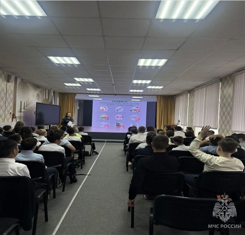 «Увидеть, чтобы не повторить»: в Билибино прошёл открытый урок безопасности «Увидеть, чтобы не повторить»: в Билибино прошёл открытый урок безопасности