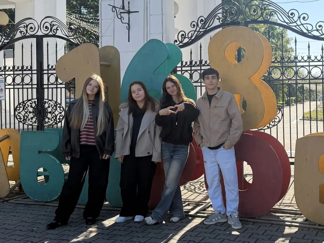 Делимся кадрами команды Чукотки, которая отправилась в Хабаровск на полуфинал Всероссийских соревнований среди школьных спасательных отрядов Делимся кадрами команды Чукотки, которая отправилась в Хабаровск на полуфинал Всероссийских соревнований среди школьных спасательных отрядов
