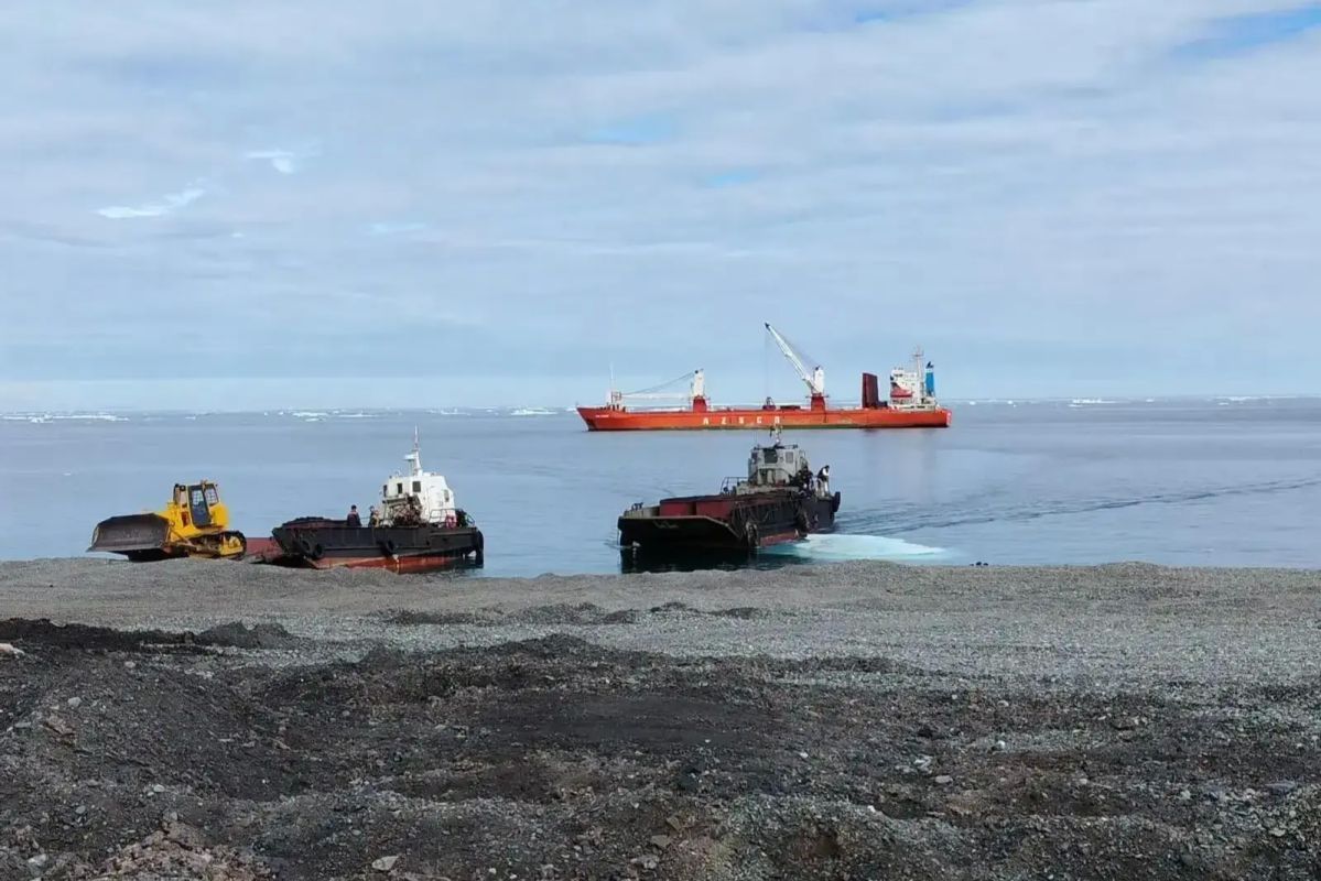 Единый морской оператор закрыл топливную программу на необорудованном берегу округа, сообщает ИА "Чукотка" Единый морской оператор закрыл топливную программу на необорудованном берегу округа, сообщает ИА "Чукотка"