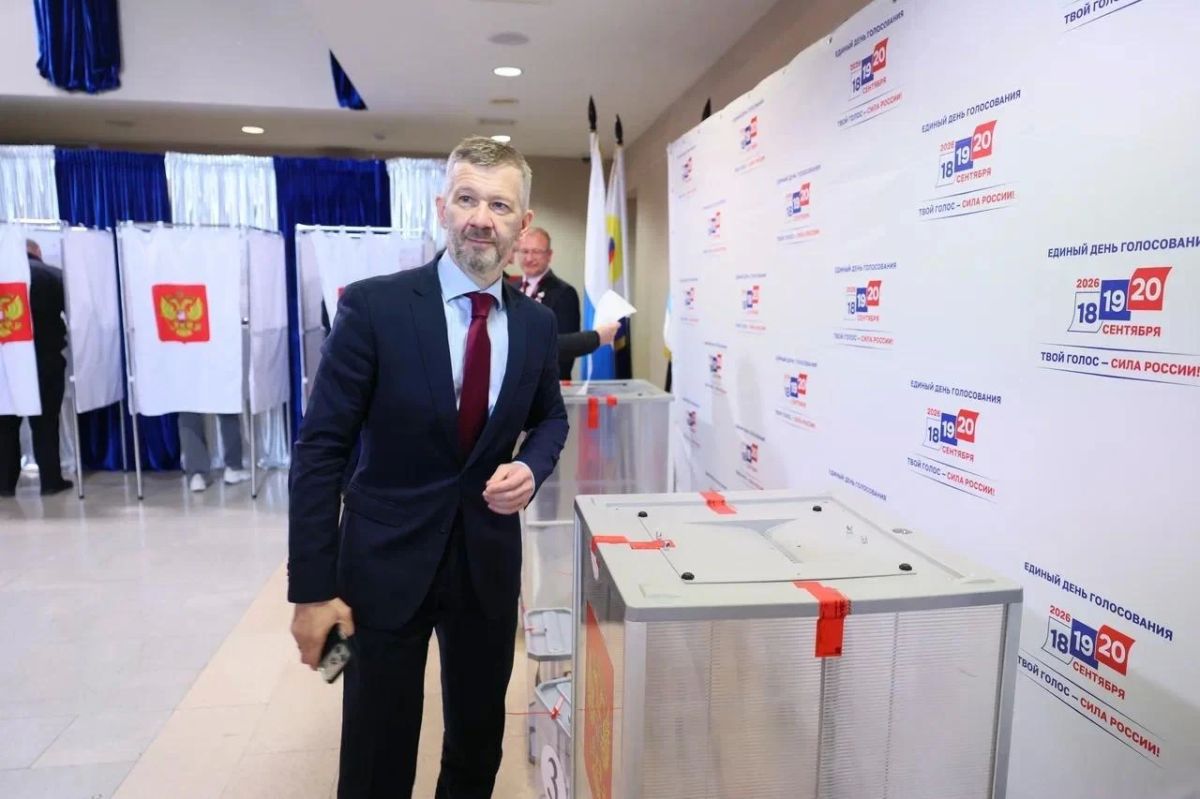 Губернатор Чукотки Владислав Кузнецов первым из глав регионов проголосовал на выборах