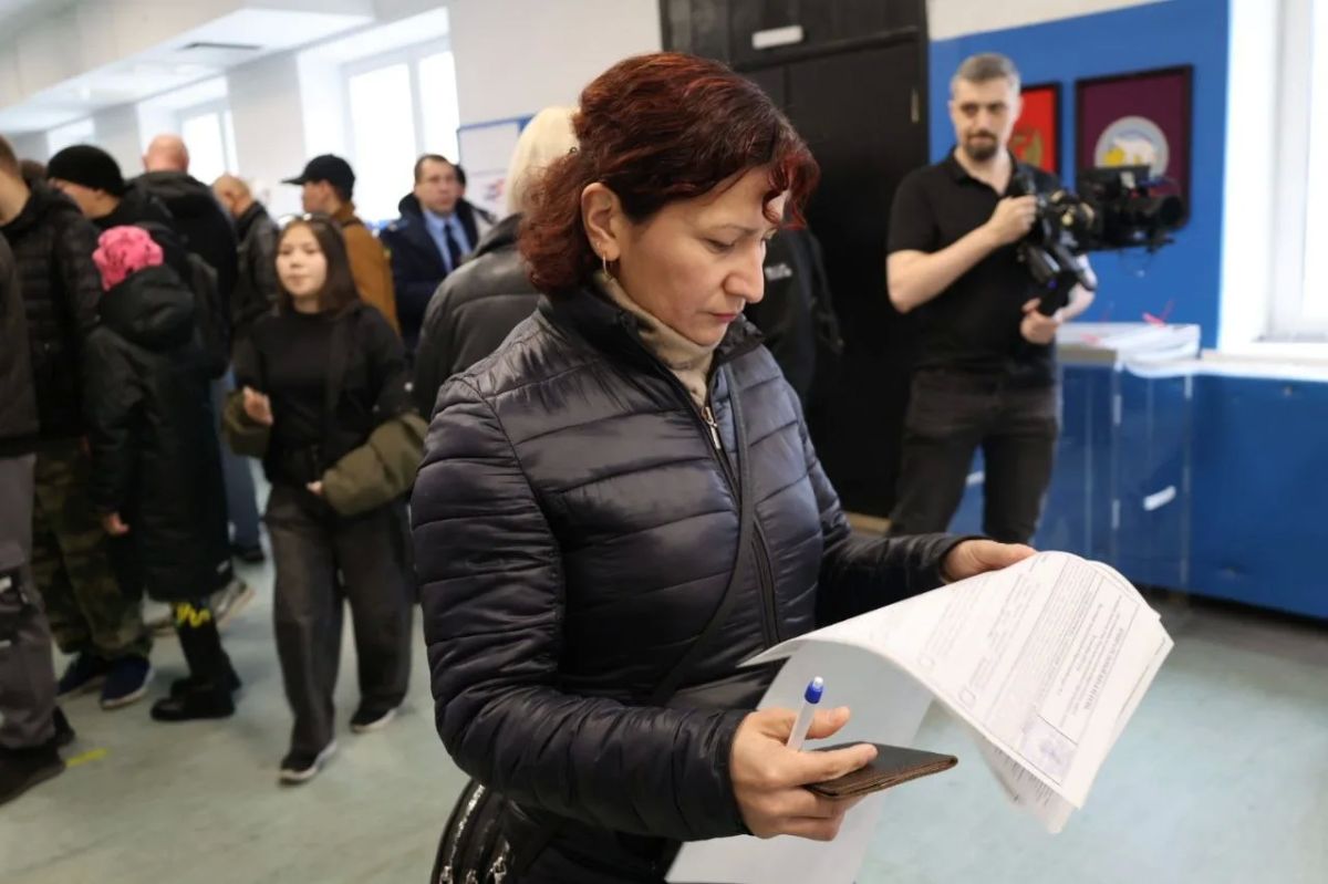 Округ на выборах показывает лучшую явку среди регионов Дальнего Востока, сообщает ИА "Чукотка" Округ на выборах показывает лучшую явку среди регионов Дальнего Востока, сообщает ИА "Чукотка"