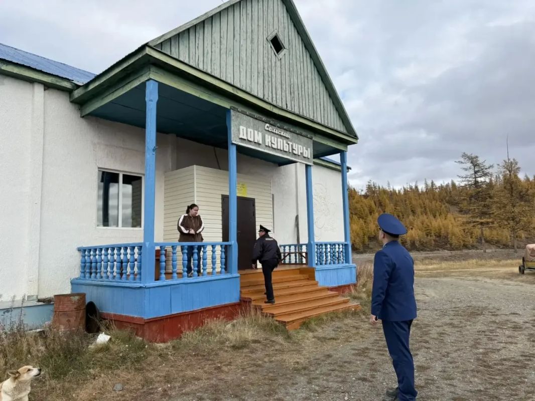 По поручению прокурора округа Виталия Бондарева прокуроры района продолжают рабочие выезды в отдаленные населенные пункты Чукотки По поручению прокурора округа Виталия Бондарева прокуроры района продолжают рабочие выезды в отдаленные населенные пункты Чукотки