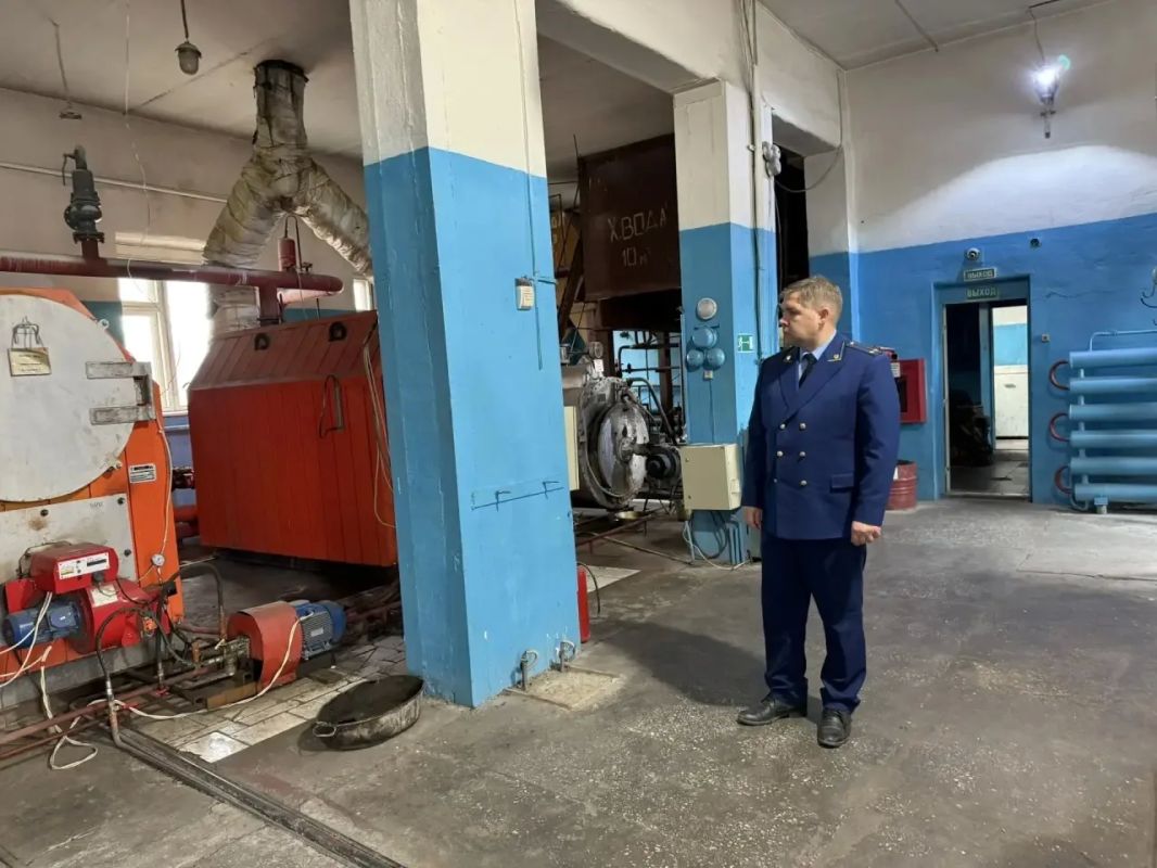 По поручению прокурора округа Виталия Бондарева прокуроры района продолжают рабочие выезды в отдаленные населенные пункты Чукотки По поручению прокурора округа Виталия Бондарева прокуроры района продолжают рабочие выезды в отдаленные населенные пункты Чукотки