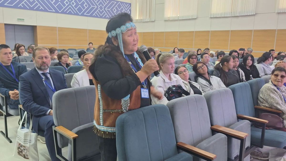 Открыла пленарное заседание на II Межрегиональной конференции «Родные языки Чукотки: образование, культура, цифровизация, сохранение» Открыла пленарное заседание на II Межрегиональной конференции «Родные языки Чукотки: образование, культура, цифровизация, сохранение»