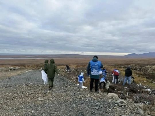 Сотрудники следственного управления СК России по Чукотскому автономному округу приняли участие в экологическом субботнике Сотрудники следственного управления СК России по Чукотскому автономному округу приняли участие в экологическом субботнике