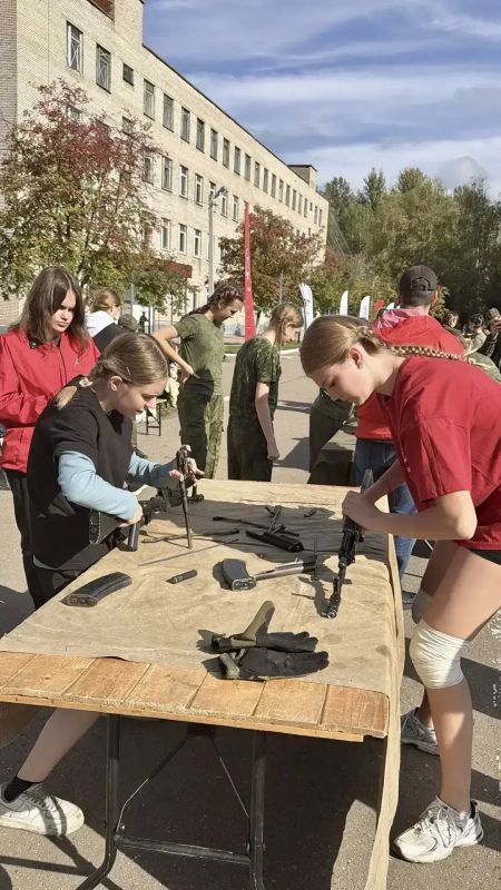 «ДЕВУШКИ В ПОГОНАХ». Международная военно-патриотическая игра среди юнармейских и патриотических отрядов России и Республики Армения «ДЕВУШКИ В ПОГОНАХ». Международная военно-патриотическая игра среди юнармейских и патриотических отрядов России и Республики Армения