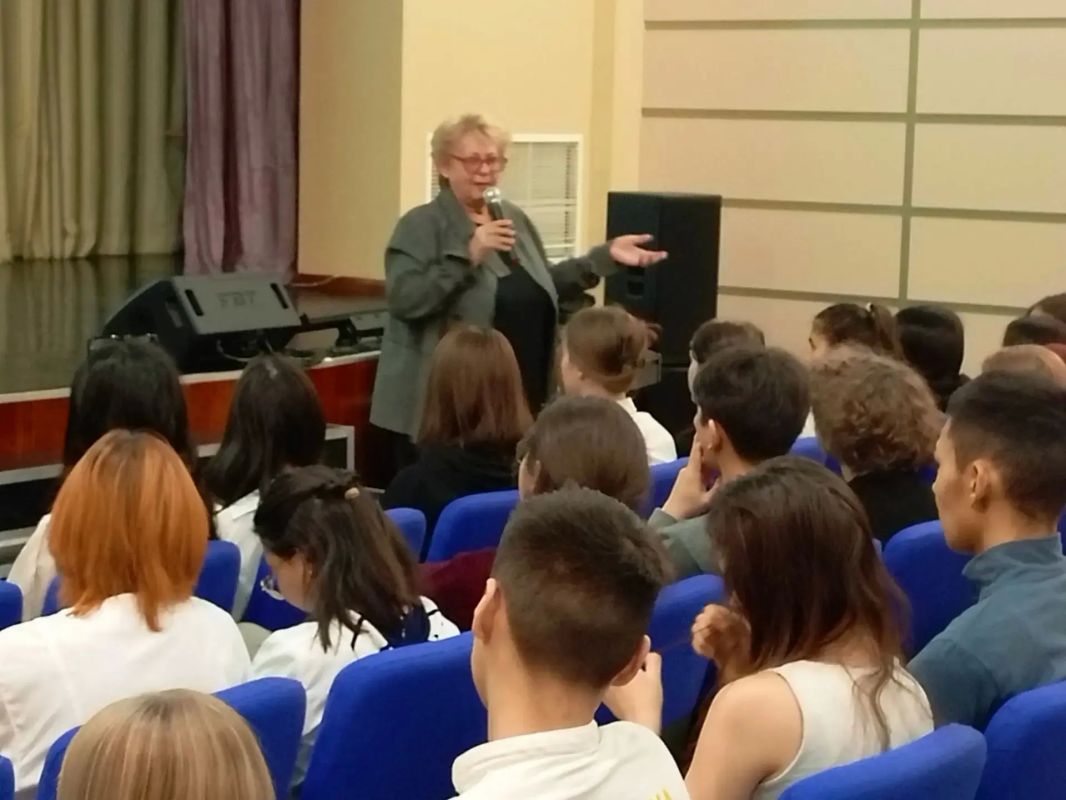 Голос, который ведет за собой: мастер-класс Елены Елшиной в Чукотском многопрофильном колледже Голос, который ведет за собой: мастер-класс Елены Елшиной в Чукотском многопрофильном колледже