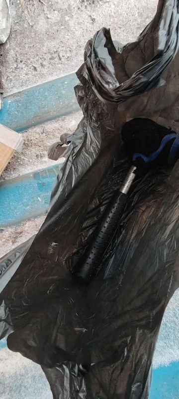 В селе УстьБелая участковый уполномоченный полиции совместно с коллегой из села Снежное оперативно раскрыли кражу денежных средств и товарноматериальных ценностей из магазина, расположенного на улице Набережная