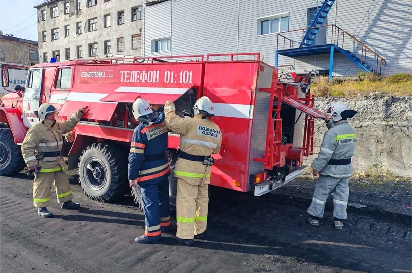 Подрыв танкера украинскими спецслужбами предотвратили в округе в ходе учений, сообщает ИА "Чукотка" Подрыв танкера украинскими спецслужбами предотвратили в округе в ходе учений, сообщает ИА "Чукотка"