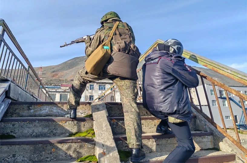 Подрыв танкера украинскими спецслужбами предотвратили в округе в ходе учений, сообщает ИА "Чукотка" Подрыв танкера украинскими спецслужбами предотвратили в округе в ходе учений, сообщает ИА "Чукотка"