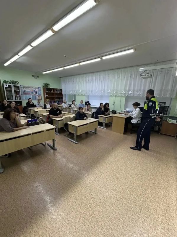 На территории округа сотрудники Госавтоинспекции провели комплекс просветительских мероприятий, направленных на повышение дорожной безопасности На территории округа сотрудники Госавтоинспекции провели комплекс просветительских мероприятий, направленных на повышение дорожной безопасности