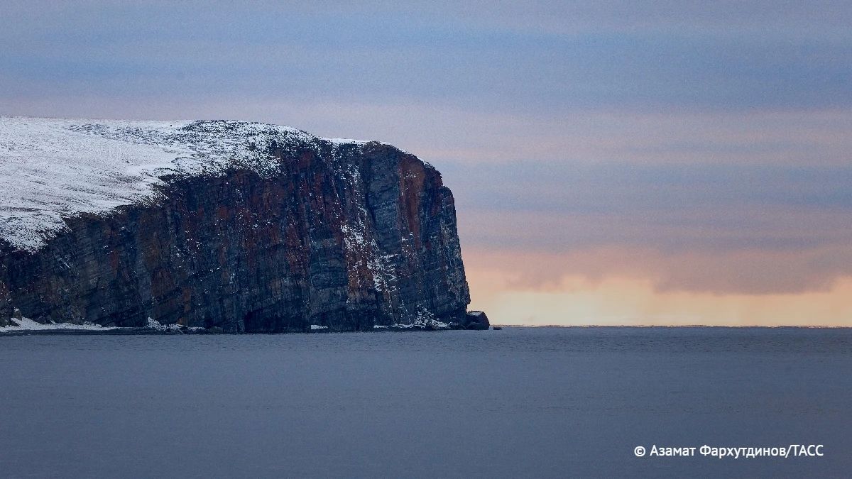 Раннее осеннее замерзание арктических морей прогнозируют ученые в этом году