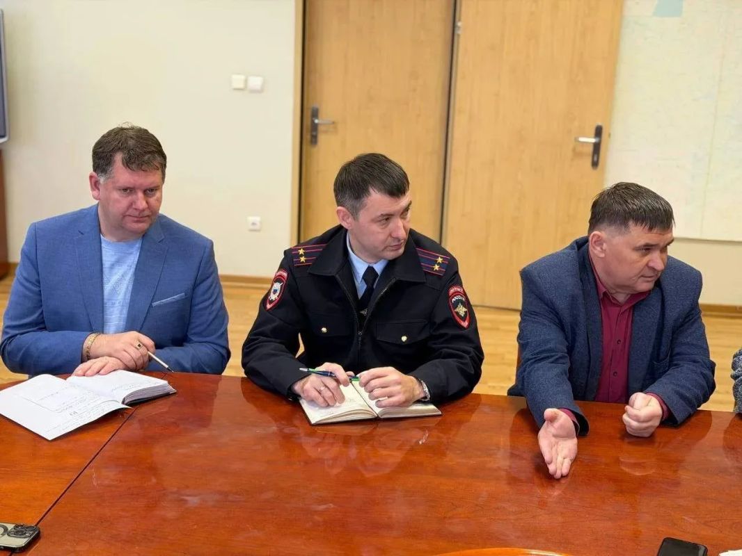 Провели собрание комиссия по чрезвычайным ситуациям Провели собрание комиссия по чрезвычайным ситуациям