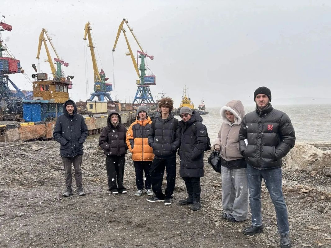 Школьники познакомились с работой ключевых предприятий Чукотки Школьники познакомились с работой ключевых предприятий Чукотки
