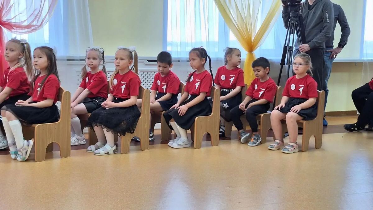 В детском саду «Парус» открыли «Парту Героя» в память об Артуре Стороже В детском саду «Парус» открыли «Парту Героя» в память об Артуре Стороже