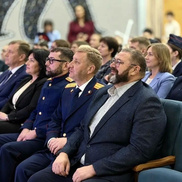В Анадыре ветераны следственного управления приняли участие в мероприятии, посвященному церемонии принятия кадетской клятвы В Анадыре ветераны следственного управления приняли участие в мероприятии, посвященному церемонии принятия кадетской клятвы