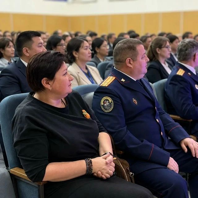 В Анадыре ветераны следственного управления приняли участие в мероприятии, посвященному церемонии принятия кадетской клятвы В Анадыре ветераны следственного управления приняли участие в мероприятии, посвященному церемонии принятия кадетской клятвы