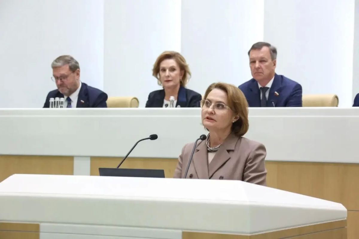 Ирина Великанова представила в Совете Федерации интерактивную карту «Россия — Родина моя» Ирина Великанова представила в Совете Федерации интерактивную карту «Россия — Родина моя»